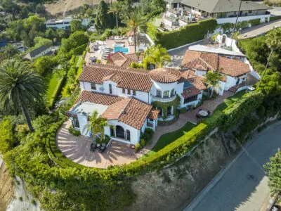330 Kempton Rd Glendale CA - aerial view