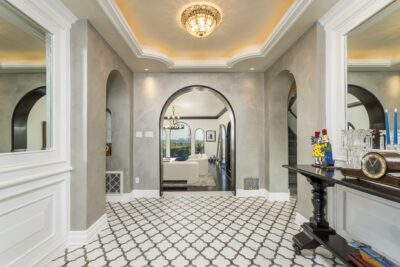 330 Kempton Rd Glendale CA - exterior approach
